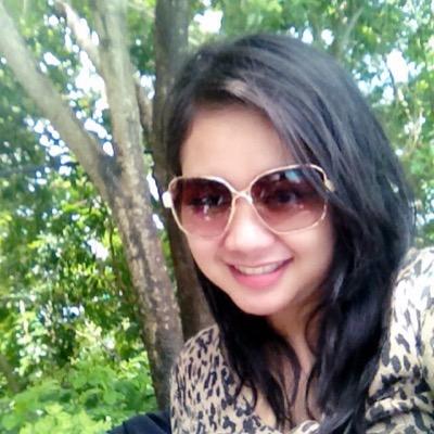 putryzamzam's profile picture. 