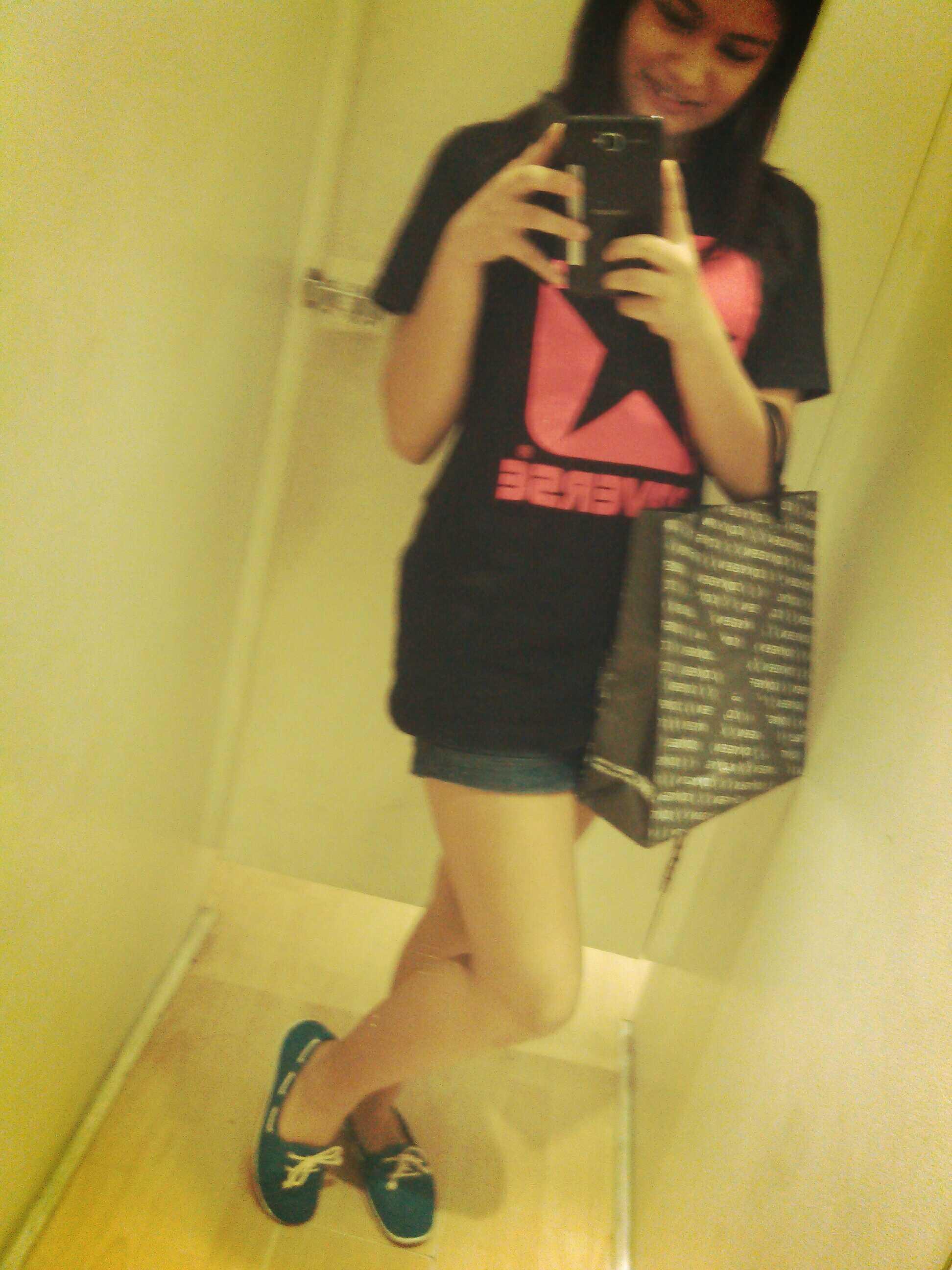 Flores_Cheng's profile picture. Christine Here That's All . Wait There's More I Love Exo ⊙▽⊙