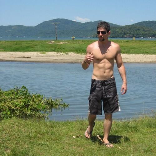 pablo_zantte's profile picture. Lo menos frecuente en este mundo es vivir. La mayoría de la gente existe,eso es todo. ( Oscar Wilde)