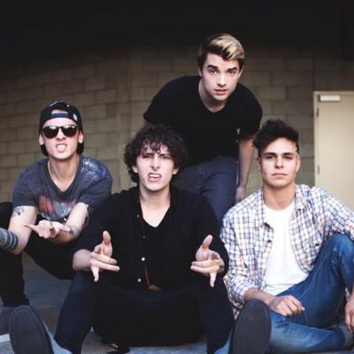 Primer Twitter Oficial y Sede Oficial en GUADALAJARA de @itsmidnightred SÍGUENOS EN INSTAGRAM http://t.co/lvD9tWZwjA