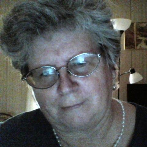 Served in USAF 1978-1982, US Army 1982-1985. Started working construction in 1982. Began designing jewelry in 1985.
Please, no direct messages.
