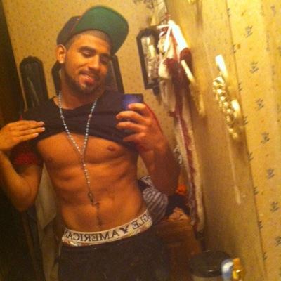 im 22 years old puerto rican/ white im a hardworking man and single unfortunately
