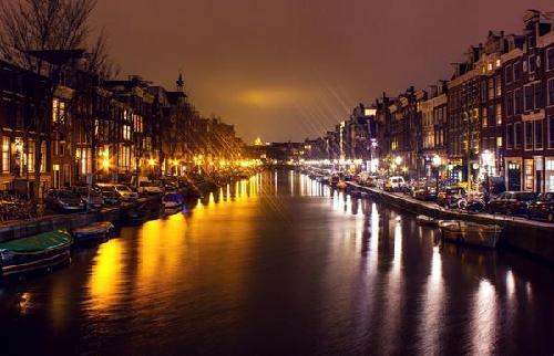 dooskind's profile picture. If this twitter account was a movie it would be a Horror movie, because it is SCARY how funny it is.