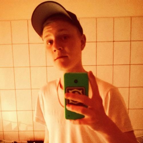 HiRntOdSoLDat's profile picture. 