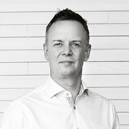 Passionate about information and communication technology. Shaping new business models and learning environments. Improving conditions for people and companies.
