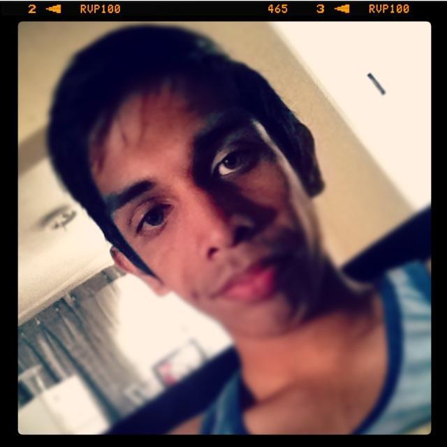 My name is Tashveer . I am a huge fan of Ariana Grande and Demi lovato ;)
Oops! Im gay also ;)
