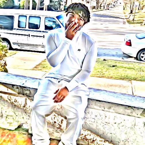 I Rap, Sing, Draw, Produce Beats (Recently started) Im Funny Af, Follow Me, I Follow Back...If You Dont Follow Back i Will Unfollow