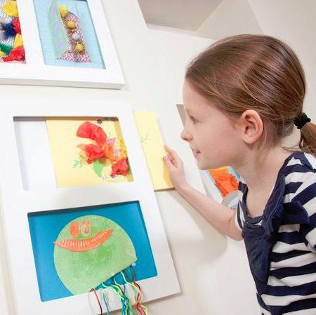 The Articulate Gallery is an award winning picture frame for kid's artwork. We love to tweet about arts & crafts and inspiring mini-masterpieces.