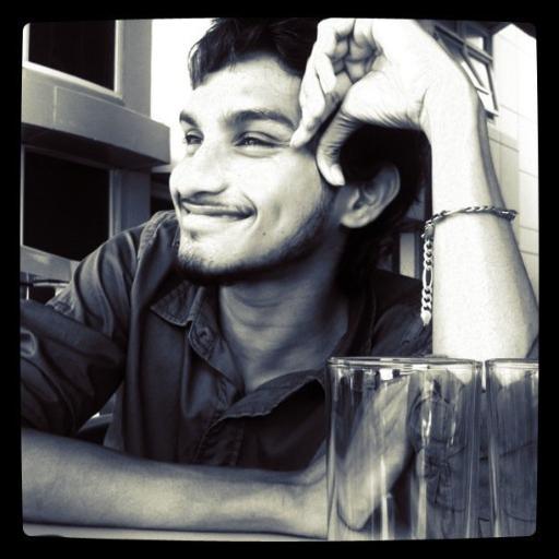 TinyWills's profile picture. you may know me.. but you have no idea who I'm..