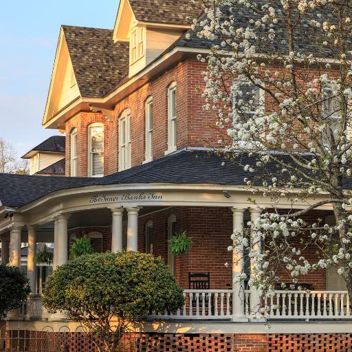 Romantic Edenton, NC bed and breakfast and farm to table restaurant in the downtown historic district.