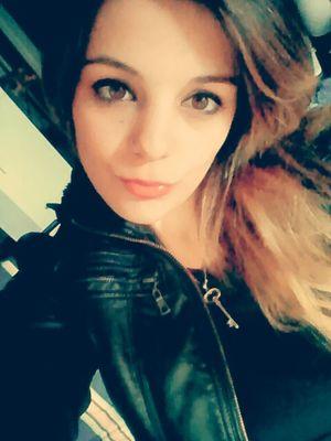 juchi_celeste's profile picture. Federico TE AMO ...  Hace mucho tiempo me enteré que soy una persona y no la mitad de una naranja.