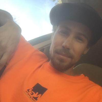 22 live in Cali. I like to have fun. carpenters local 1506 new to twitter. instagram @alec.mackett