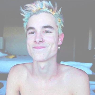 @KianLawley & @jccaylen is life 0⃣/6⃣ @TheTideLevi follows