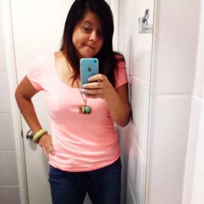 Eelita's profile picture. Soy una mujer a veces sensible y a veces huraña. Pero ante todo humana.