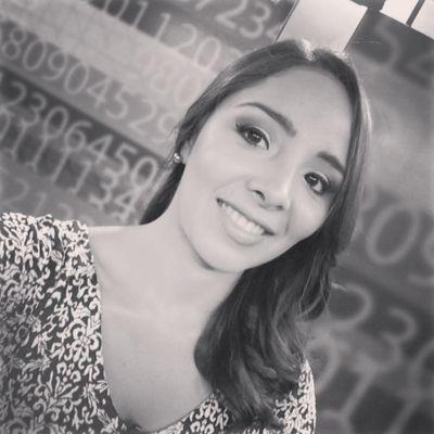 Periodista peruana. 
Conductora de RTV Mundo en La República. 
Coordinadora de Comunicaciones de la Universidad del Pacífico.
Instagram: @fiovivar