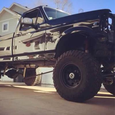 Send us your #TruckTuesdays for a retweet!! #TeamPowerstroke #TeamDuramax #TeamCummins all welcome here.