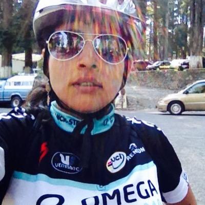 Caperucyn's profile picture. No lo pienses... vive, ríe, ama, perdona, disfruta la vida y sé feliz; porque el tiempo pasa y las oportunidades se van.