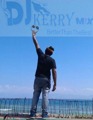 DJ Kerry mix, betther than the best! Booking at 38 93 04 37 for All party...