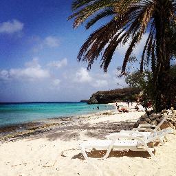 Blog over alle hotspots, mooie en fijne plekken (stranden!), lekkere restaurants, hotels, ontbijt-en lunch plaatsen en de leukste fashion & beauty op Curacao!