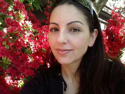 Web addict, polyglot, multitasker, writerblogger, entrepreneur. Interests: productivity, art, travel, literature, cinema, Brazil. TV's my guilty pleasure ;)