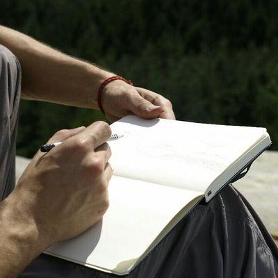 iambrylli's profile picture. 