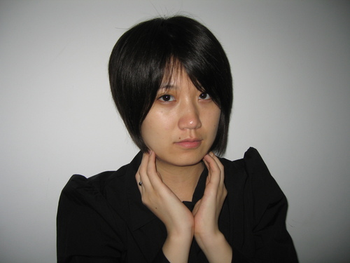 北京,
博客：http://t.co/UF7wJs6OmA
普普通通的一个女孩，希望自己能够快乐，简单的生活。