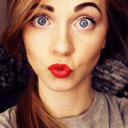 Passionnée de décoration, d'art, de jeux video et de Community Management 100% Follow Back