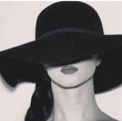 ياربْ أنتَ المُعين وبِك النفسُ تستعين مفضلتي لما أبوحه فقط.