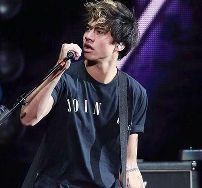 heyy go follow @squishycxlum pls :-)