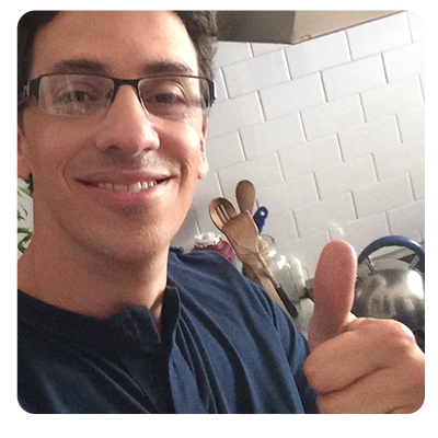 Hola Twitter, espero que seas gratis.
Casado con @QuieroClaudia, le llevo las bolsas y cargo al bebé.