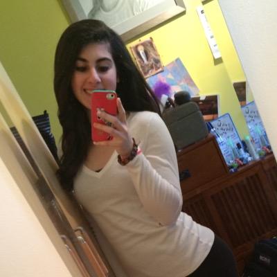 gabbysant010's profile picture. longisland 
Le Moyne '19