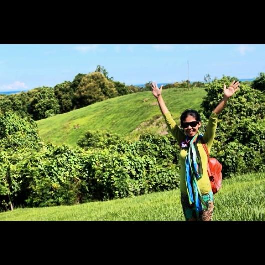 Sebenarnya Tuhan menurunkan Keajaiban dan mukjizat setiap waktu bagi kita yang mau berpikir dan berusaha, yaitu Kesempatan. always happy ( ^ _ ^ )