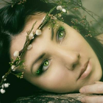 Told that the truth was a lie, left behind without explanation, horrified by those unknown origins, I'm alone, grasping for a normal life... {#OC #RP}