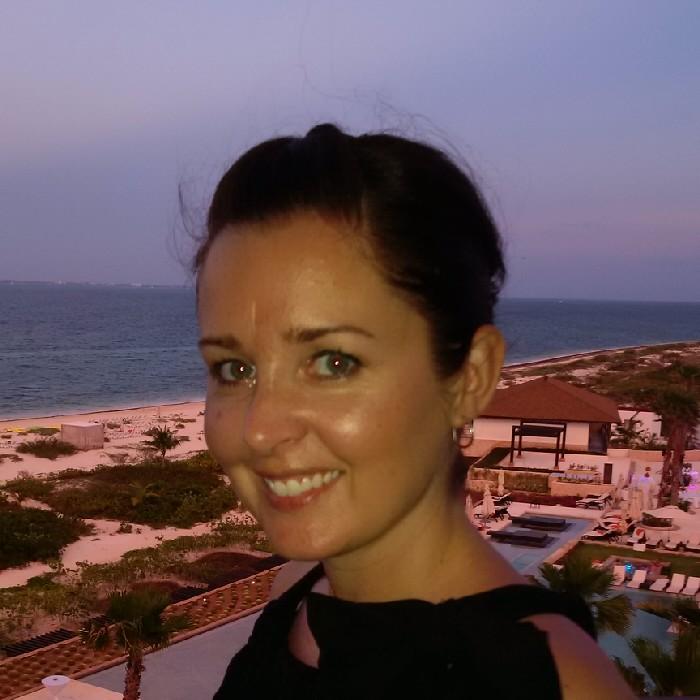 missesstrat's profile picture. 