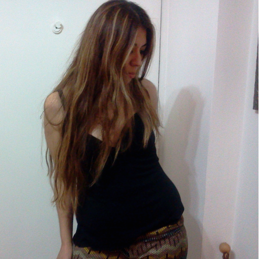 Brisadelplata's profile picture. Profe. Ningún niñ@ sin Escuela Pública.Alguna vez d un costado d la luna verás caer los besos q brillan en mi.