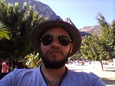 antony_mitch's profile picture. un hombre diferente en un mundo normal