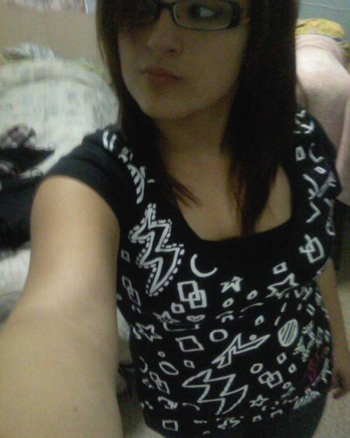 VanessasCity's profile picture. lm a daydreamer, a peace maker [at times], a wanna be writer, shy, have many bad habbits, get to knw me btw i make lots of typos sry [I follow back, follow me]