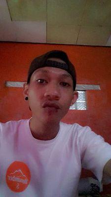 ariremetalisi's profile picture. bangkit & percaya