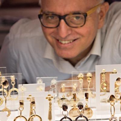 Alberto Sabino designer de bijoux e jóias. Well known Brazilian Fashion Designer. https://t.co/Lr3ZWqr5OC