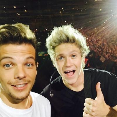 please go follow @iidkharry and ask for a follow back I love you :))