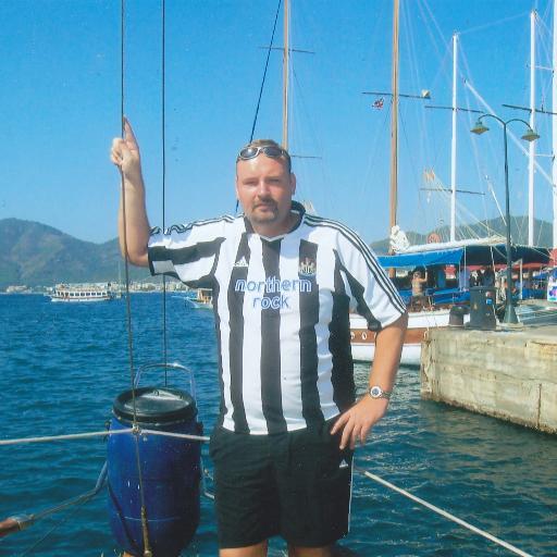Loves Newcastle United, @EkinHotelAparts is the best in Marmaris, Turkey.