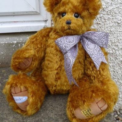 Candi Bears are made in Ayrshire, Scotland by myself Steffi McIntyre. Keep up to date with news of new creations and upcoming fairs here.