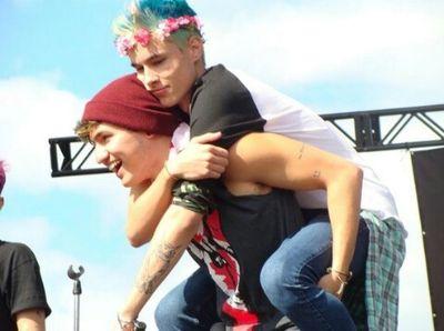 KianAndJcKiss's profile picture. Waiting for that Kian and Jc kiss? Yeah, So am I.