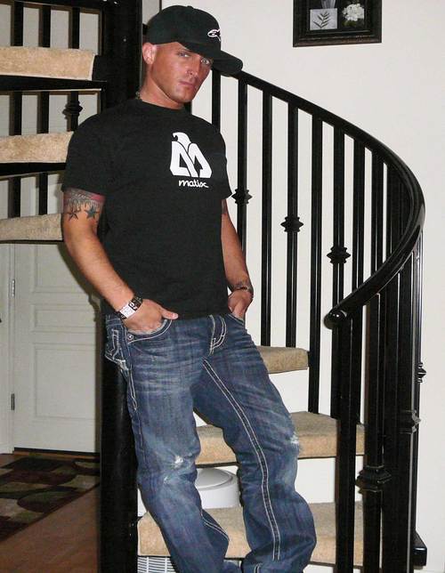 Refractor999's profile picture. 