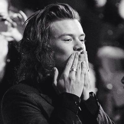 RT https://t.co/eWJrh6NyiW AND FOLLOW @zarryniamouis OR SHE CANT ADD YOU (pick soon)