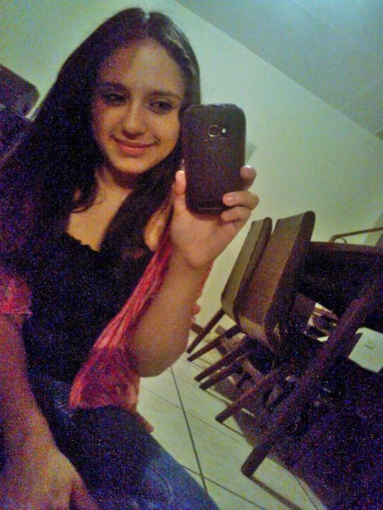 hola soy alejandra hablo ingles y españoly me gusta mucho los animales soy muy simpatica me gusta pasarla bien y divertirme todo el tiempo soy de costa rica