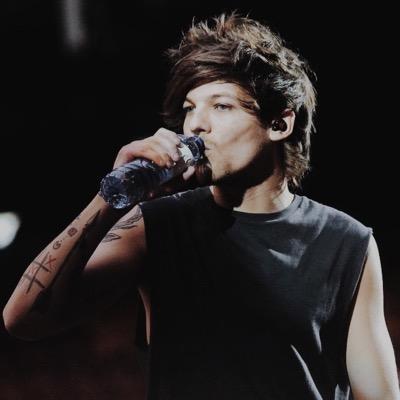 GO FOLLOW @LARRYUPDATES101 WE FOLLOW BACK :)
