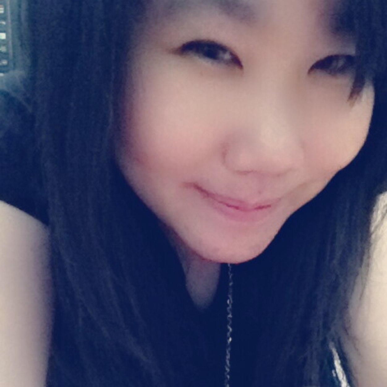 Lydzeva's profile picture. 