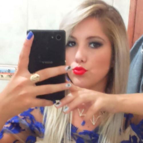 DessaRoberta4's profile picture. 