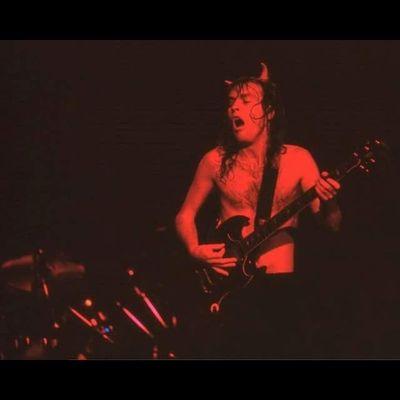 rickygnr's profile picture. rocker, fucker.